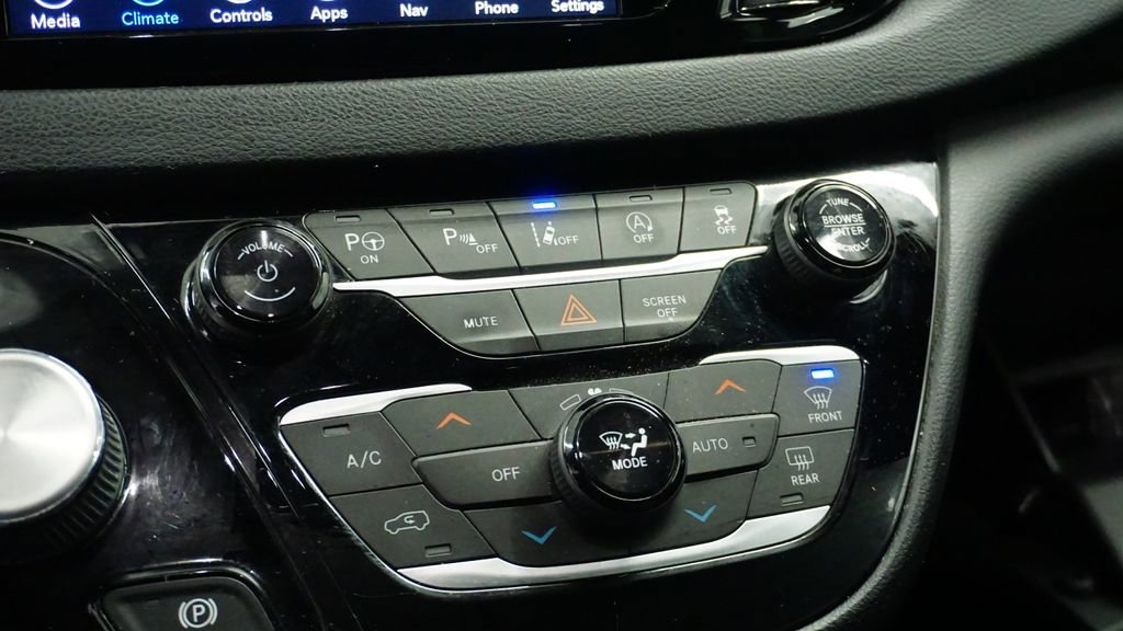 Certified 2020 Chrysler Pacifica Touring-L w/ Advanced Safetytec Group image 31