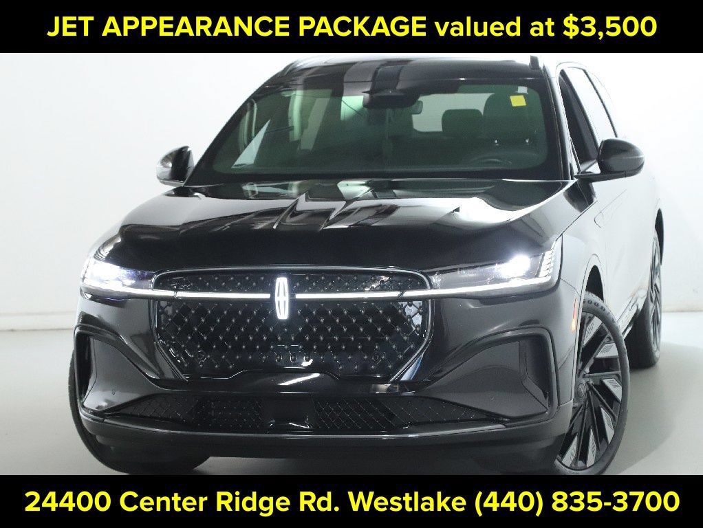 Certified 2025 Lincoln Nautilus Reserve w/ Jet Appearance Package AWD/4WD image 3