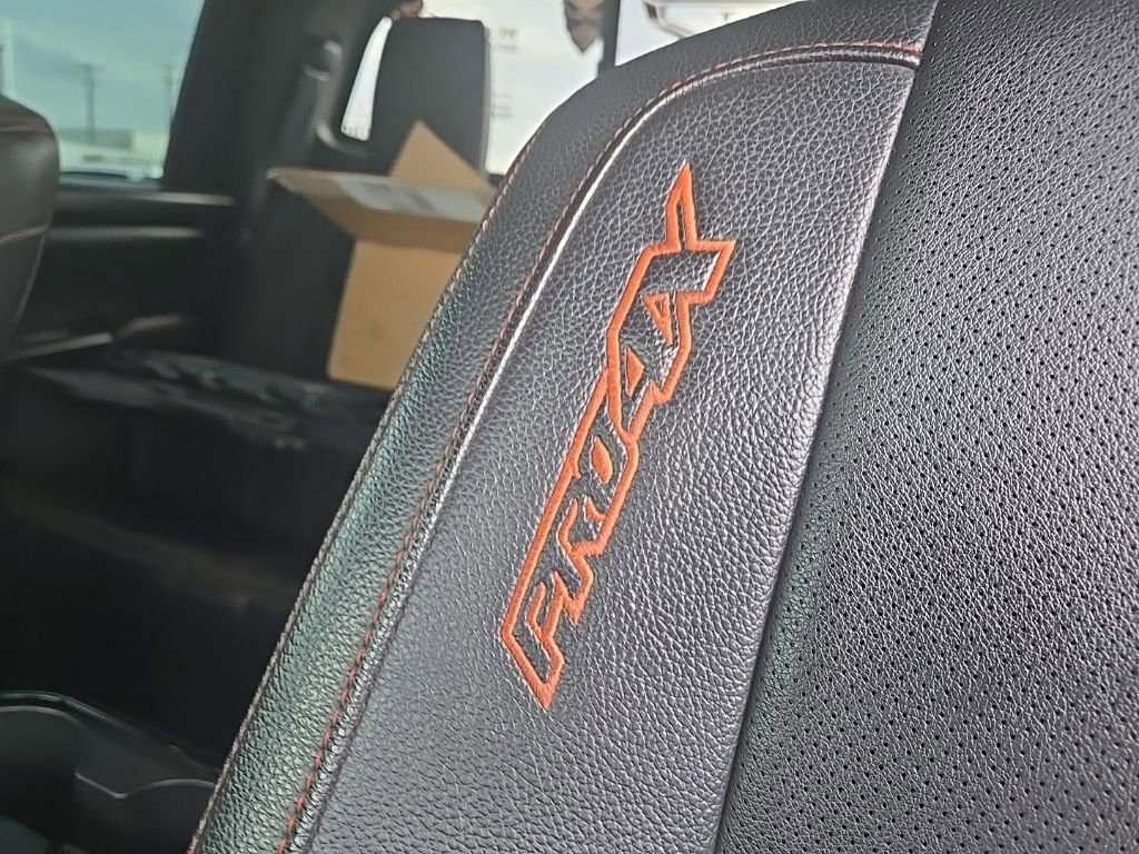 Used 2021 Nissan Titan PRO-4X w/ Pro-4x Convenience Package image 15