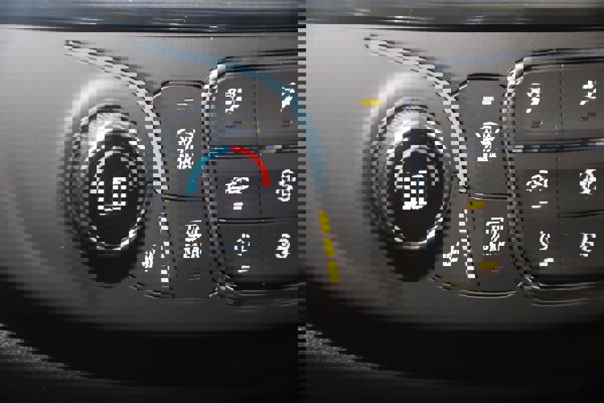 Used 2023 Chevrolet Traverse LT image 8