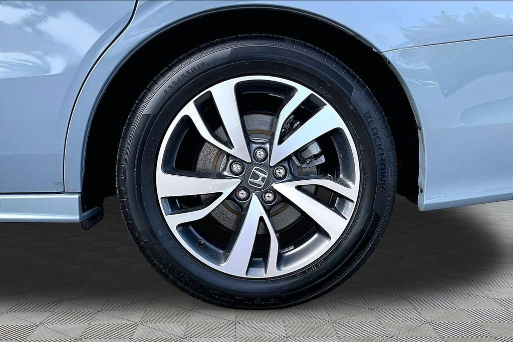 Used 2023 Honda Odyssey Touring image 25