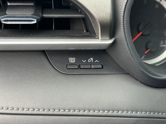 Used 2021 Toyota Highlander L image 22