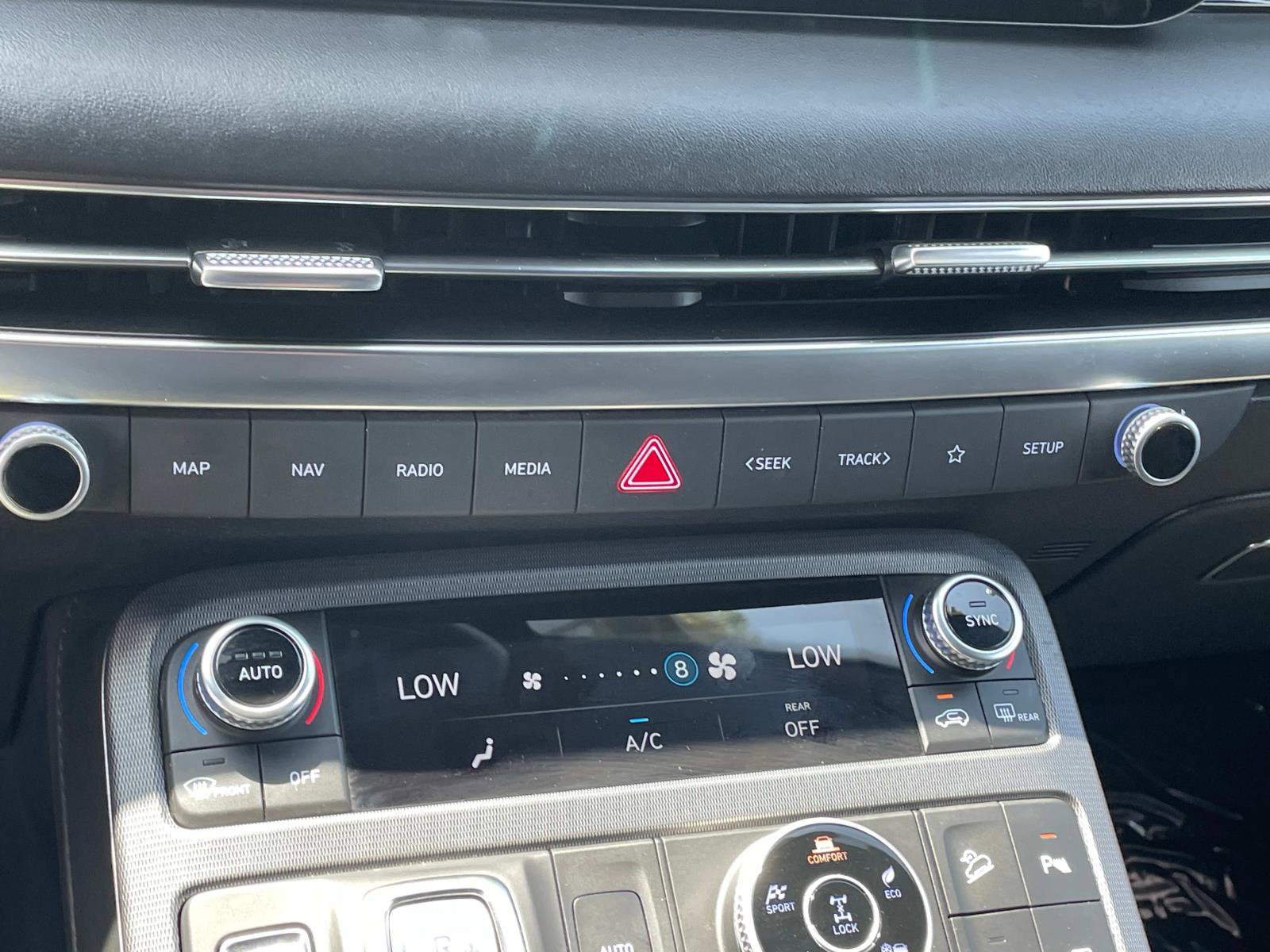 Used 2024 Hyundai Palisade Calligraphy image 15