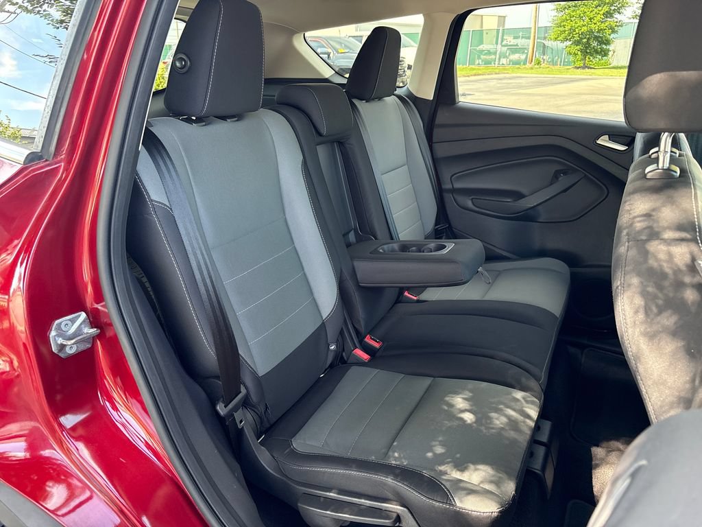 Used 2016 Ford Escape SE w/ Equipment Group 201A AWD/4WD image 35