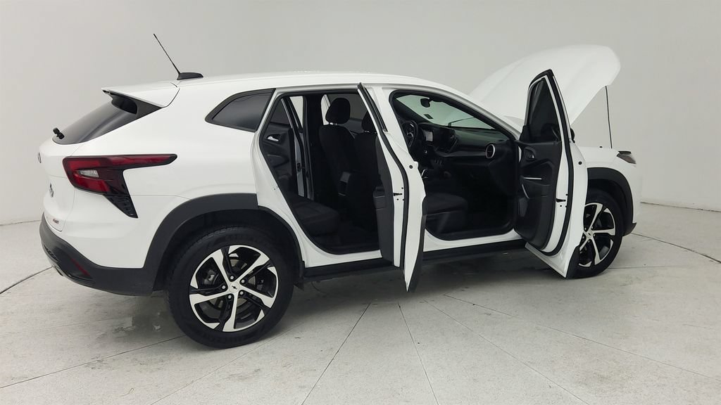 Certified 2024 Chevrolet Trax RS FWD image 12