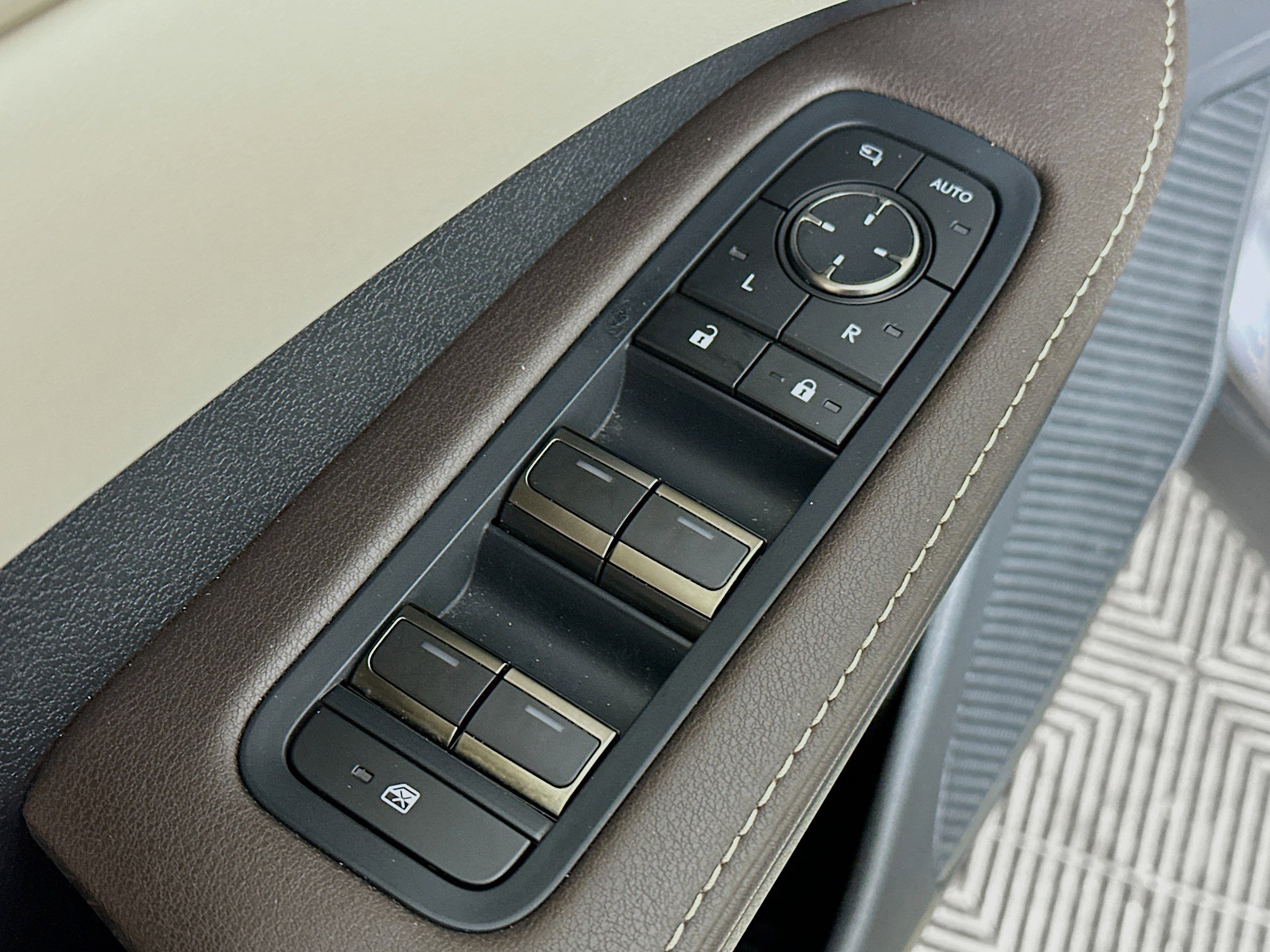 Used 2024 Lexus RX 350 AWD w/ Technology Package image 17