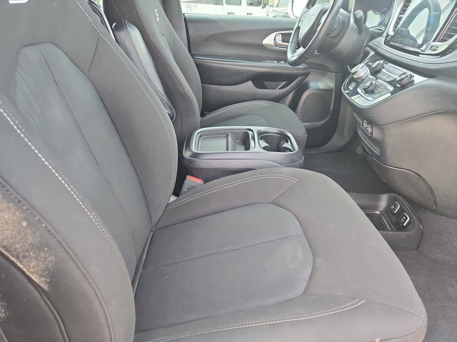Used 2021 Chrysler Pacifica Touring w/ S Appearance Package image 19