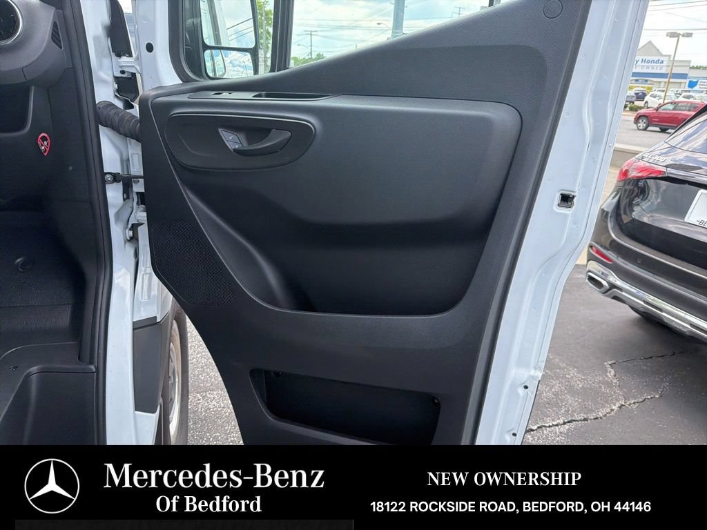 Used 2025 Mercedes-Benz Sprinter 2500 image 27