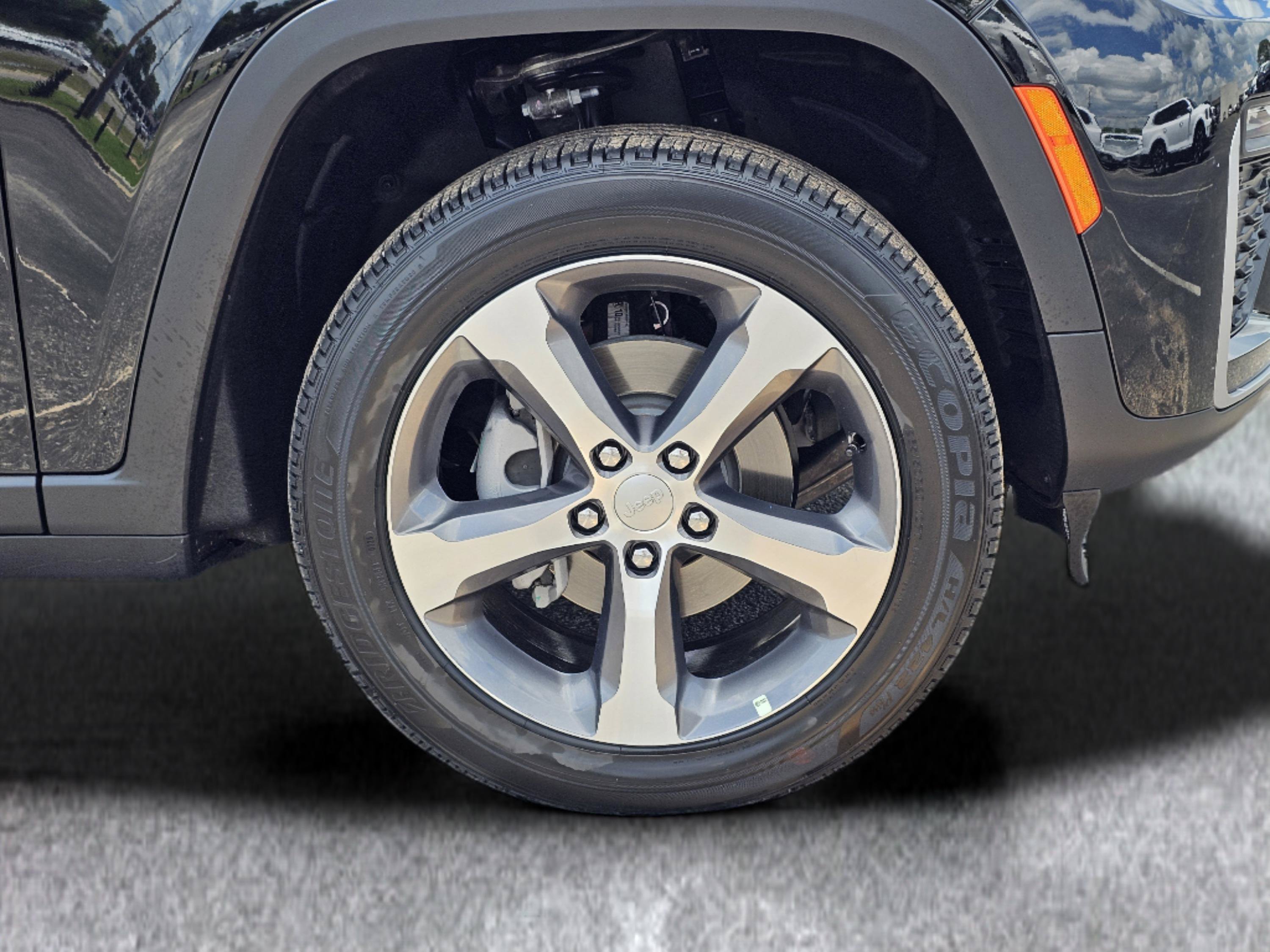New 2026 Jeep Grand Cherokee Limited RWD image 6