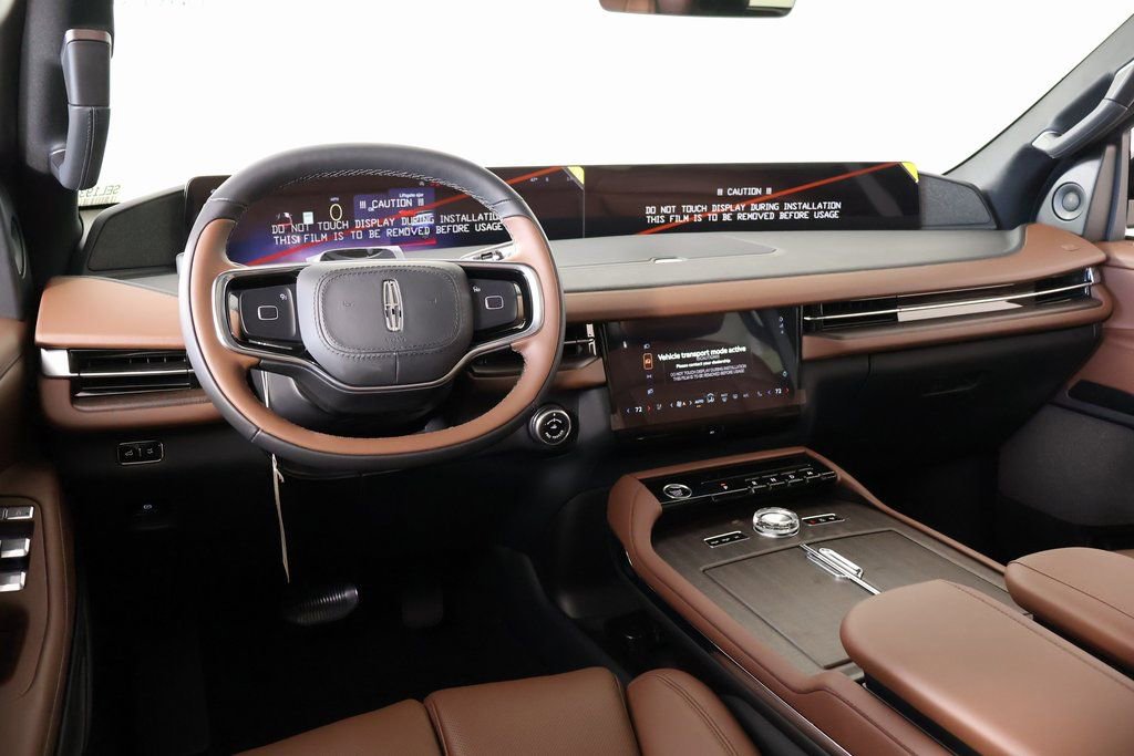 New 2025 Lincoln Navigator Reserve image 2