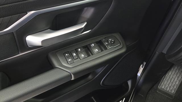 New 2026 RAM 1500 4x4 Crew Cab image 21