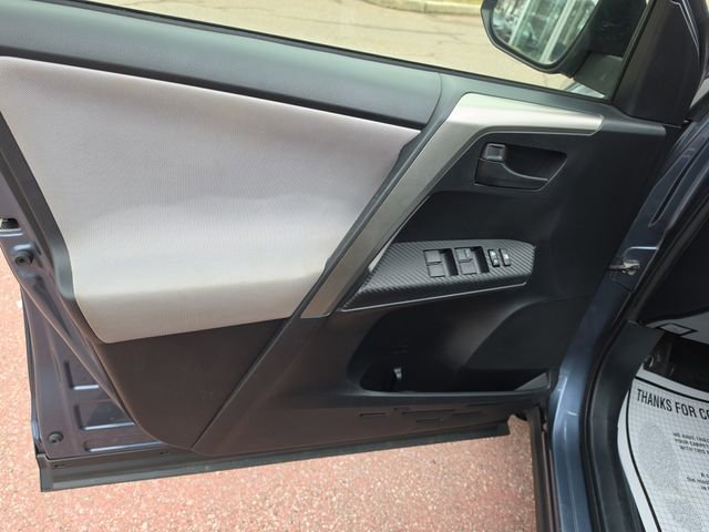 Used 2014 Toyota RAV4 LE AWD/4WD image 10
