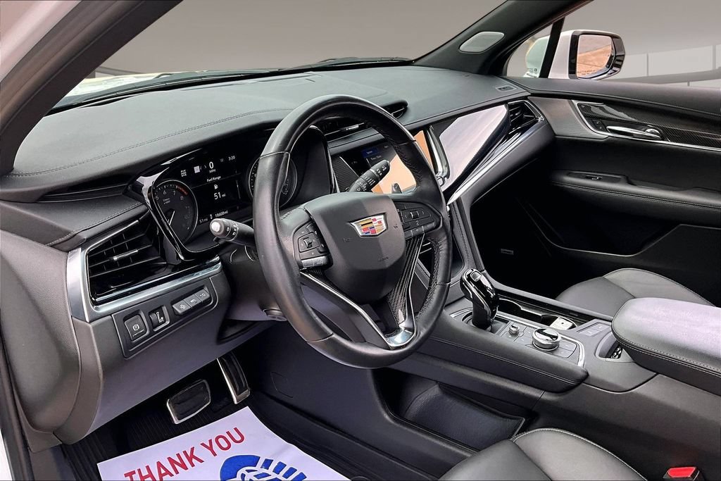 Certified 2024 Cadillac XT6 Sport w/ LPO, Red Accent Package AWD/4WD image 13