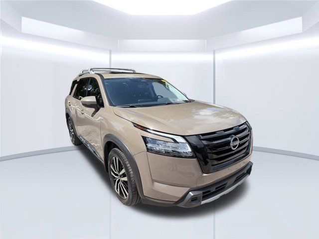 Used 2023 Nissan Pathfinder Platinum w/ Black Appearance Package AWD/4WD image 3