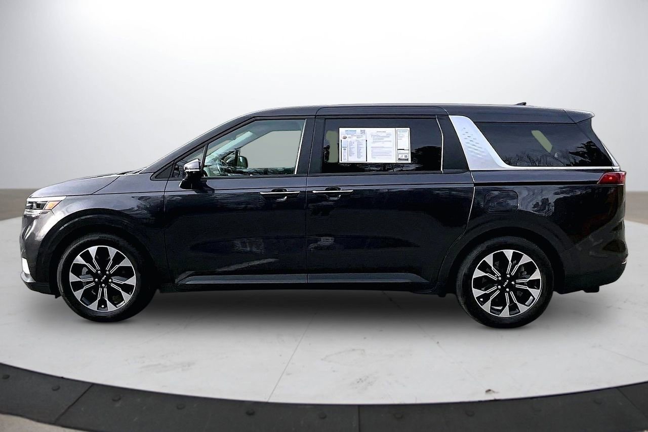 Used 2024 Kia Carnival EX image 6
