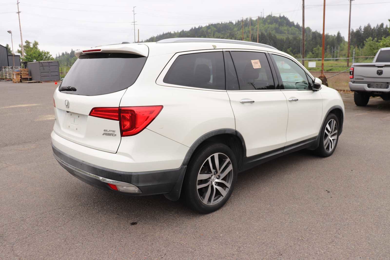 Used 2016 Honda Pilot Elite image 5