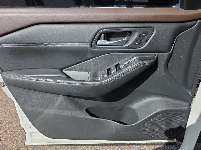 Used 2022 Nissan Rogue SL w/ SL Premium Package FWD image 20