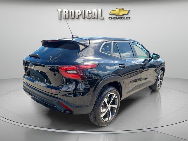 Used 2025 Chevrolet Trax RS w/ Driver Confidence Package FWD image 5