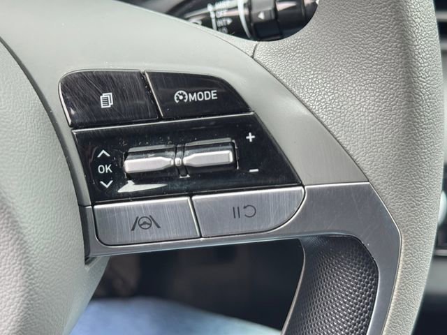 Used 2023 Hyundai Elantra SEL image 20