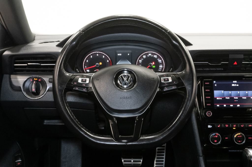 Used 2022 Volkswagen Passat 2.0T R-Line image 13