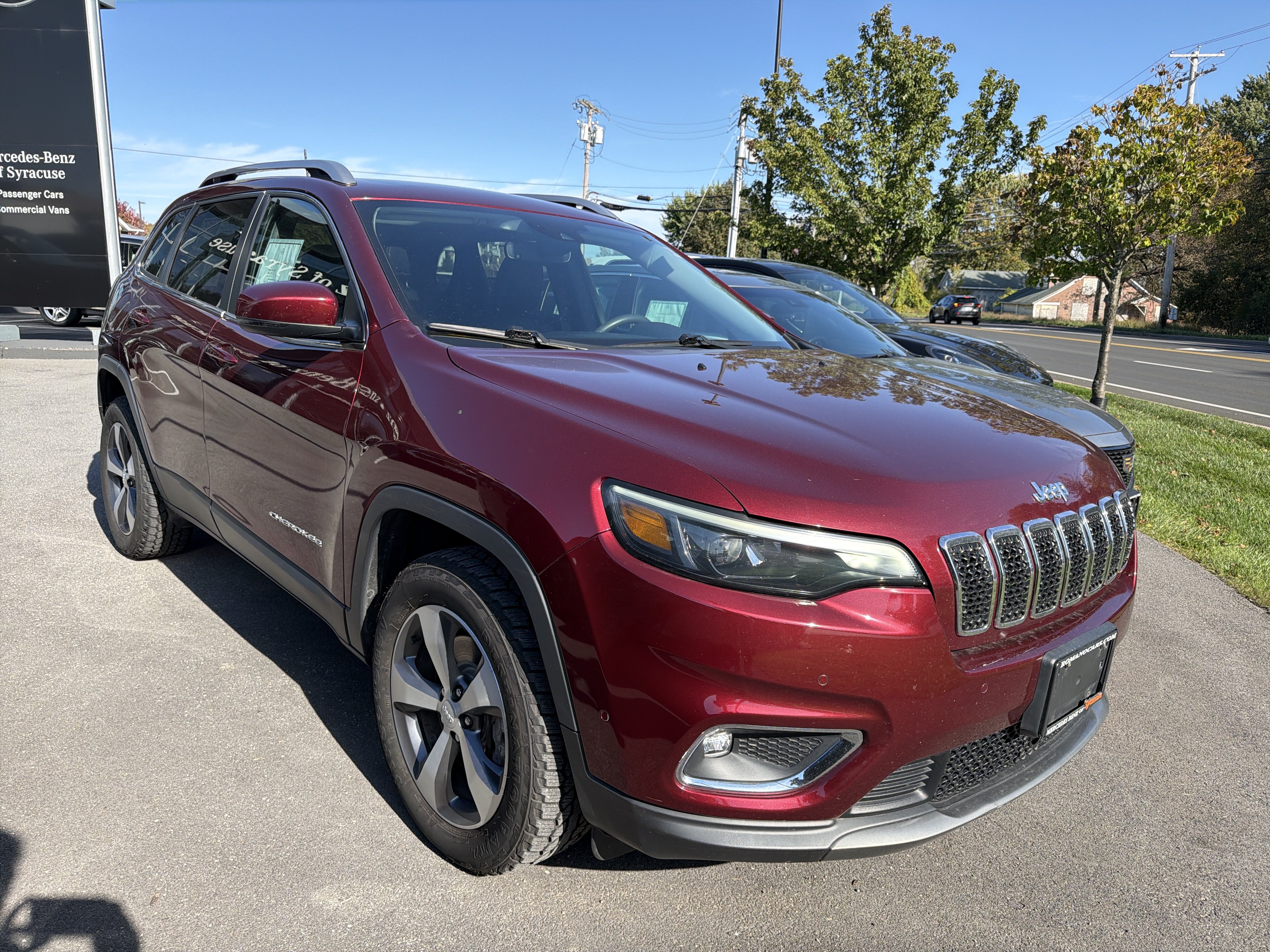 Used 2021 Jeep Cherokee Limited w/ Mopar Interior Package AWD/4WD image 2