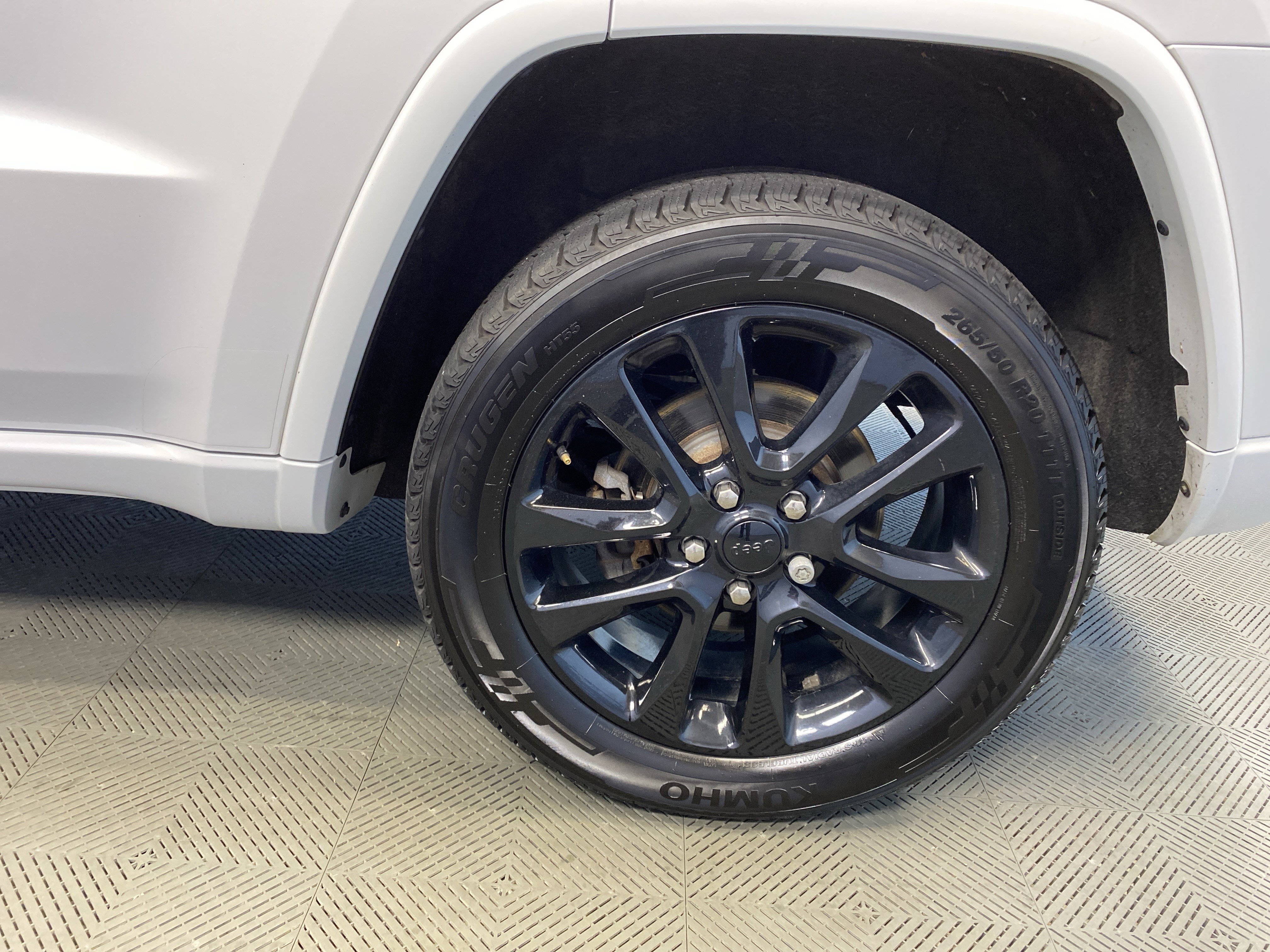 Certified 2020 Jeep Grand Cherokee Altitude image 33