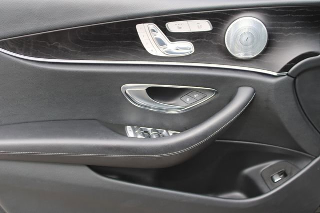 Used 2017 Mercedes-Benz E 400 4MATIC Wagon image 11