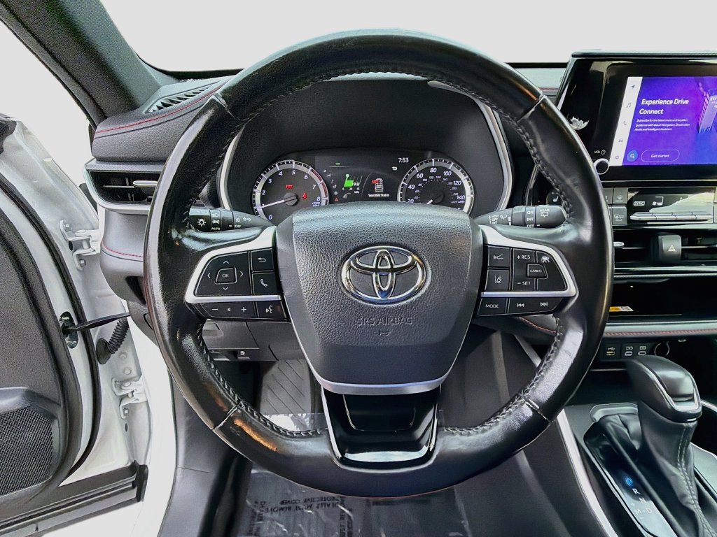Used 2023 Toyota Highlander XSE FWD image 10