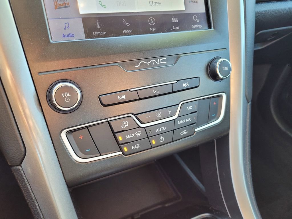 Used 2020 Ford Fusion SE image 17