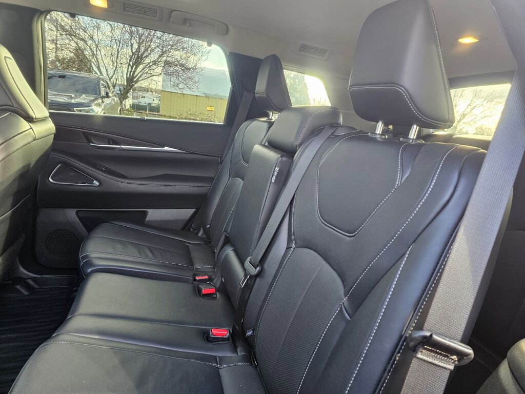 Used 2023 INFINITI QX60 Sensory w/ Vision Package AWD/4WD image 22