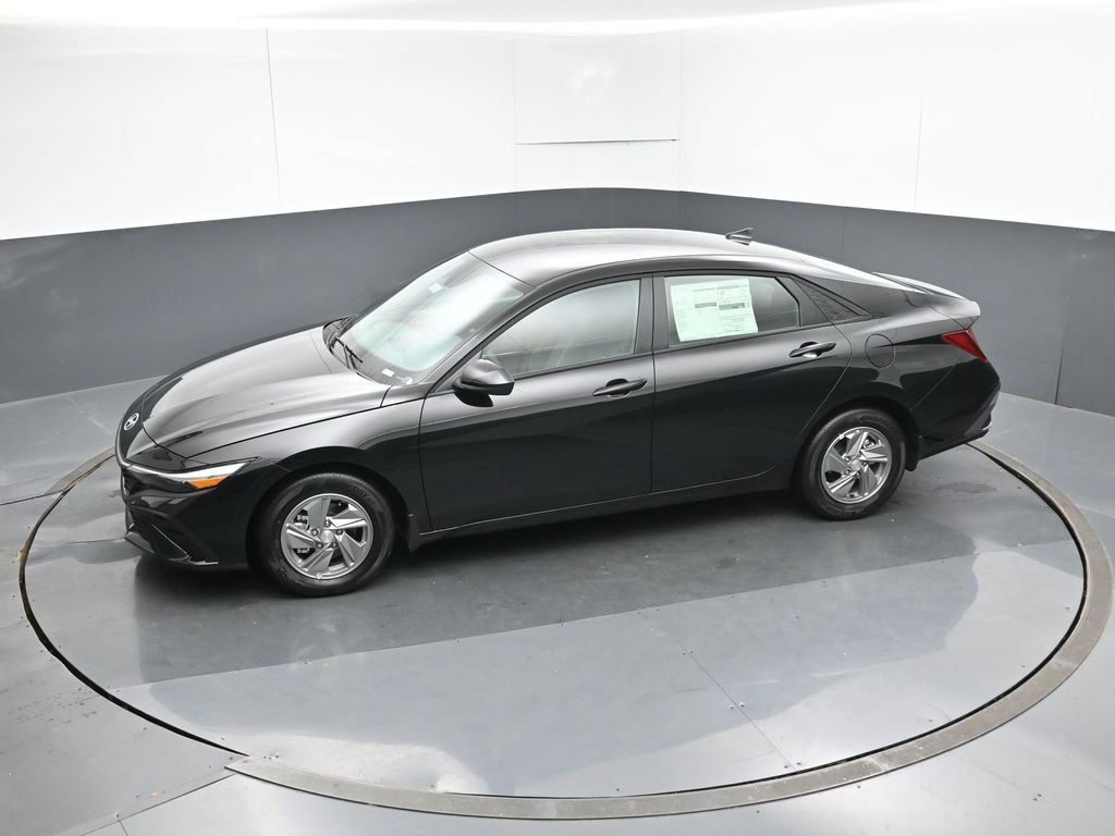 New 2026 Hyundai Elantra SE image 19
