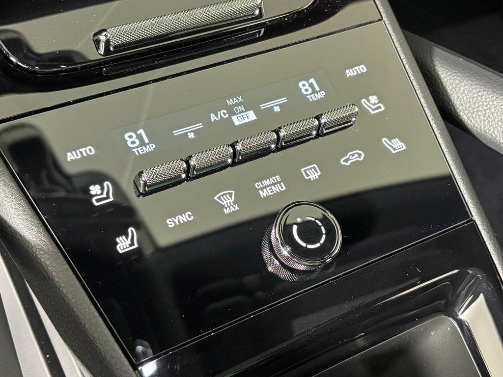 Certified 2026 Porsche Cayenne AWD/4WD image 31