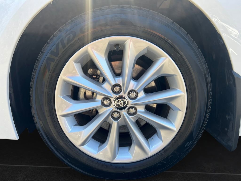 Used 2022 Toyota Corolla LE w/ LE Convenience Package FWD image 9