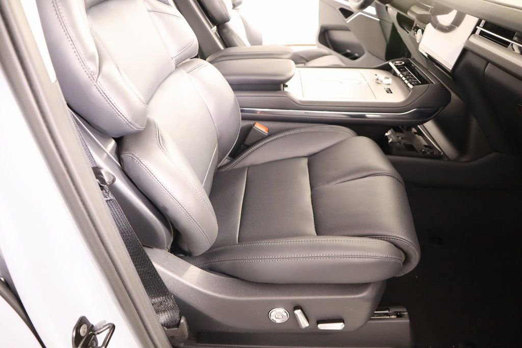 New 2025 Lincoln Navigator Reserve image 14