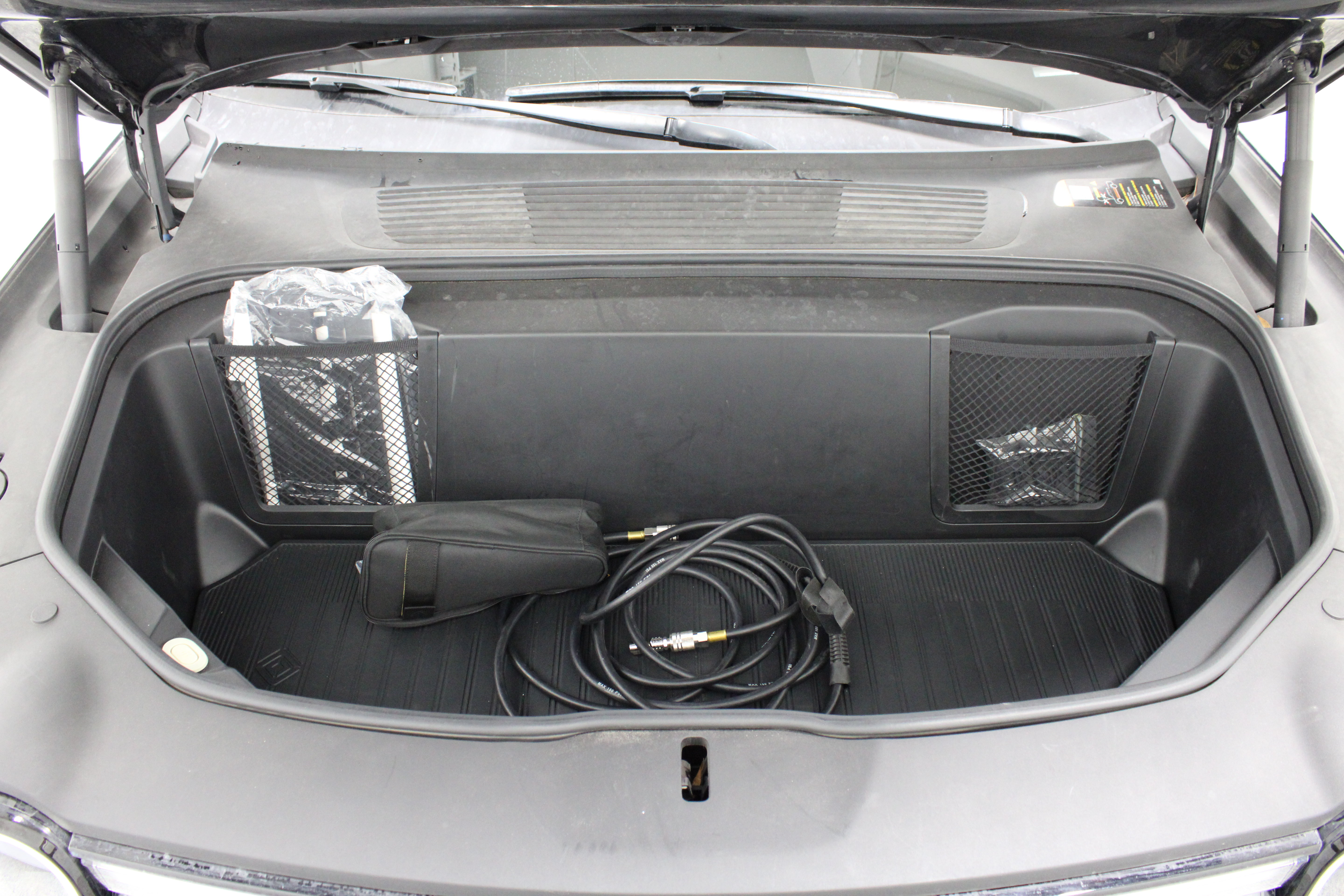 Used 2025 Rivian R1T Premium Tri AWD/4WD image 39