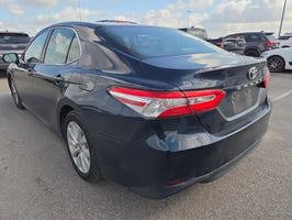 Used 2018 Toyota Camry LE FWD image 2