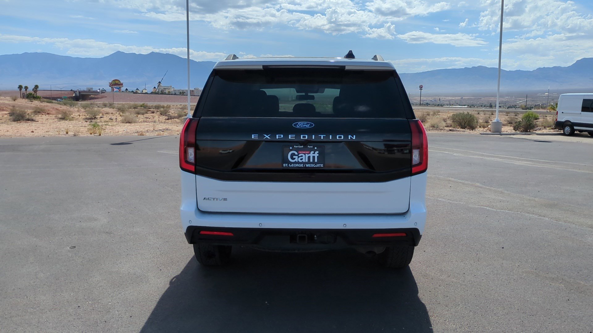 Used 2025 Ford Expedition Active image 5