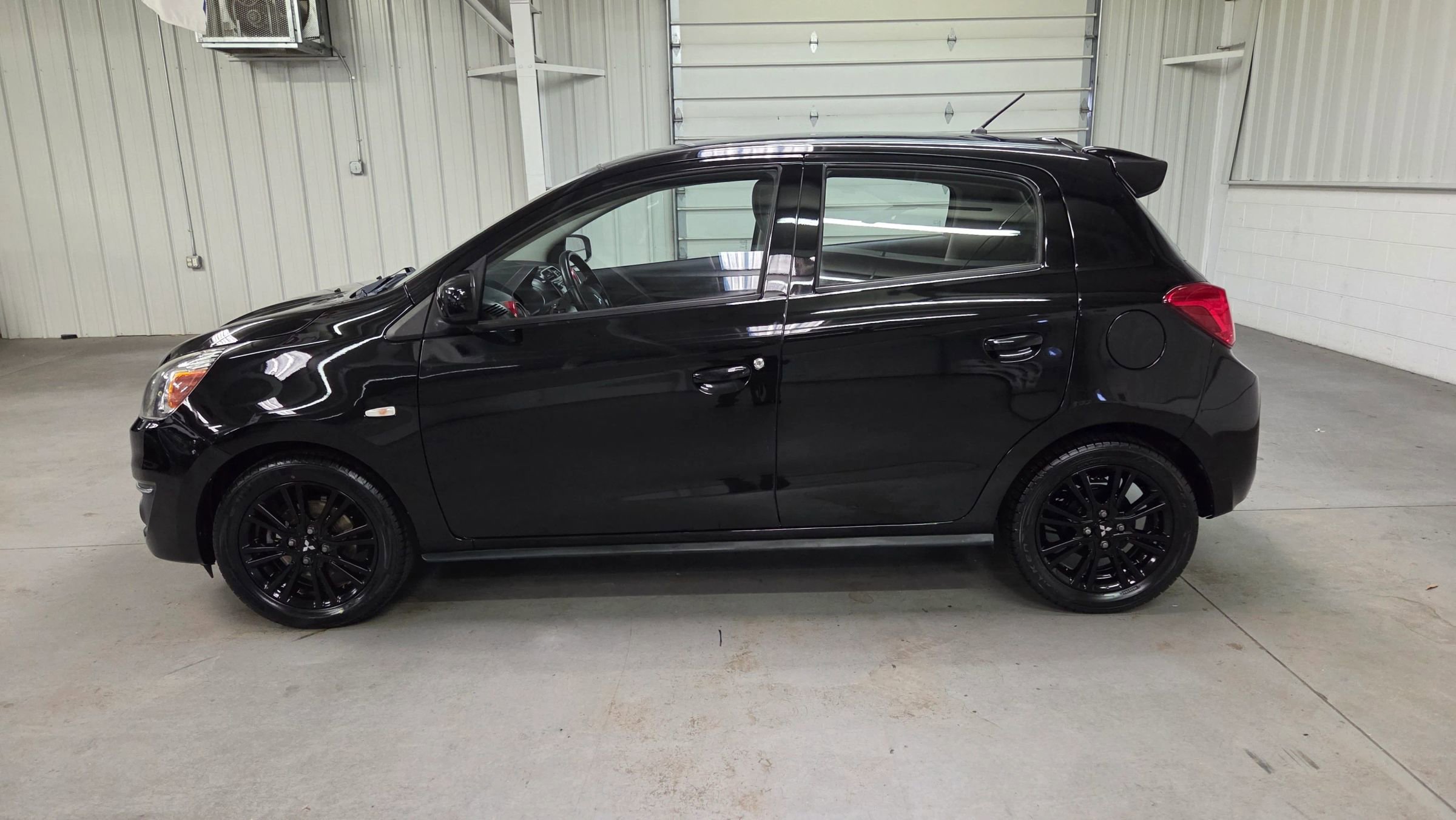 Used 2020 Mitsubishi Mirage LE image 3