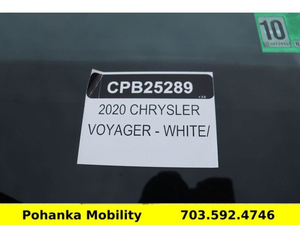 Used 2020 Chrysler Voyager L image 40