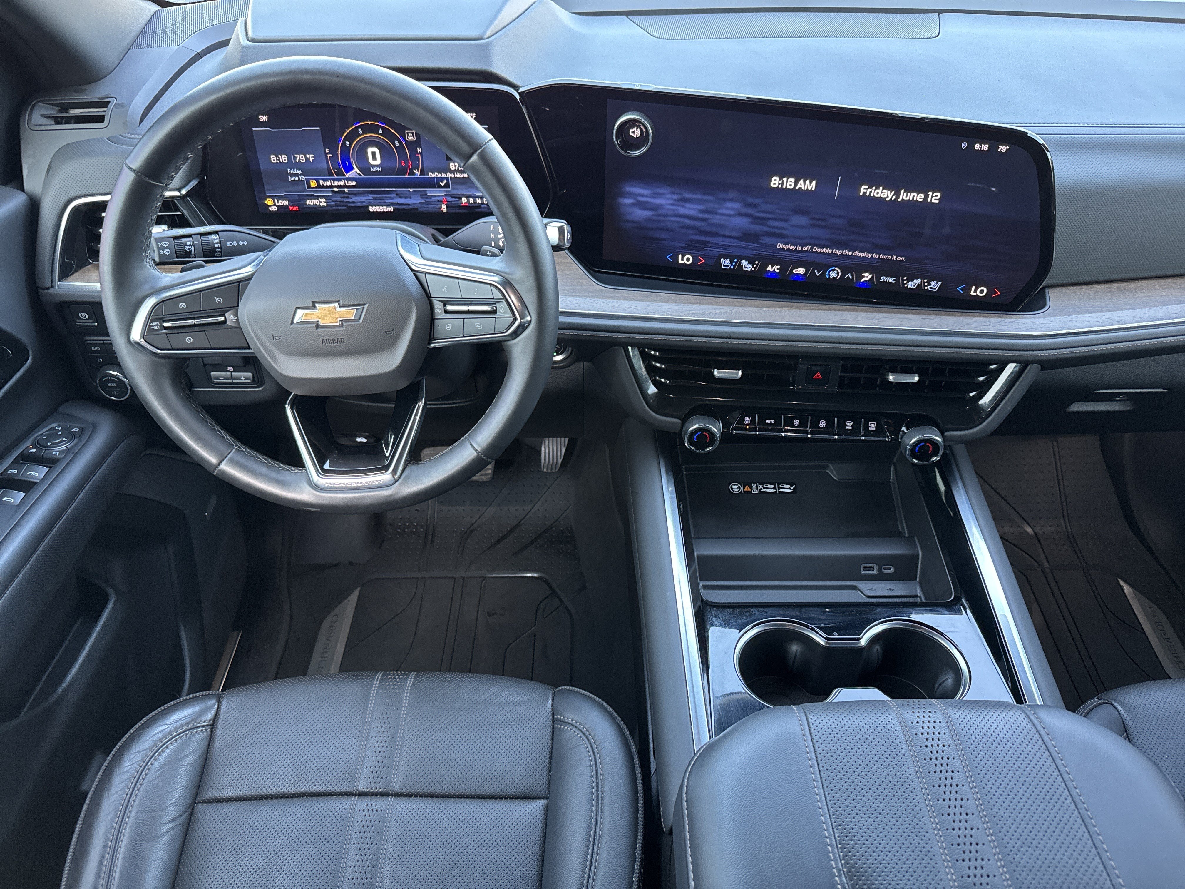 Used 2025 Chevrolet Tahoe High Country AWD/4WD image 18