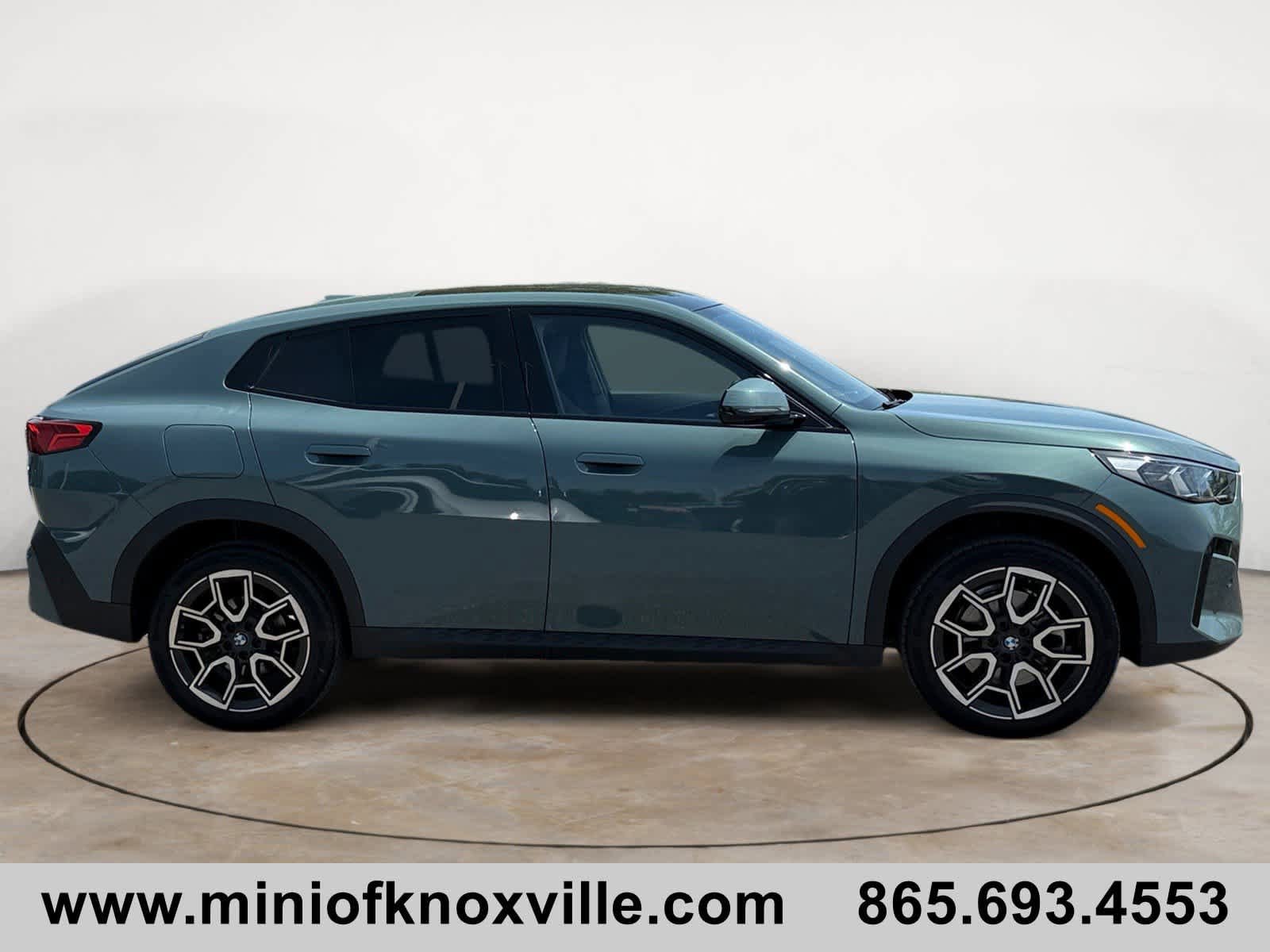Used 2024 BMW X2 xDrive28i AWD/4WD image 2