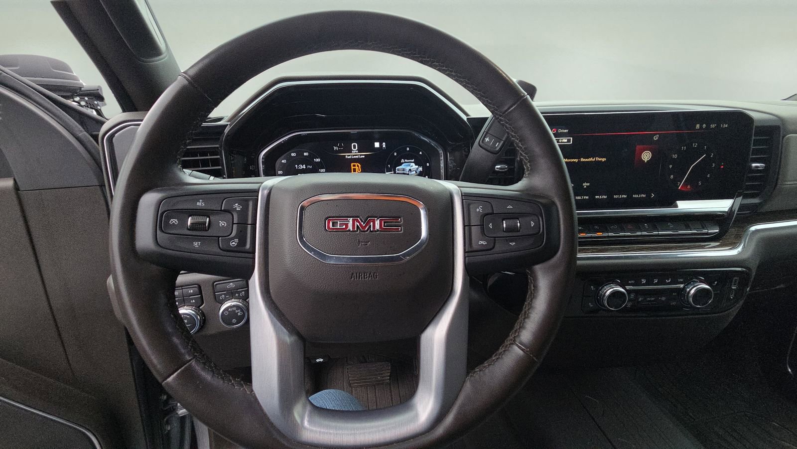 Used 2023 GMC Sierra 1500 SLE image 11