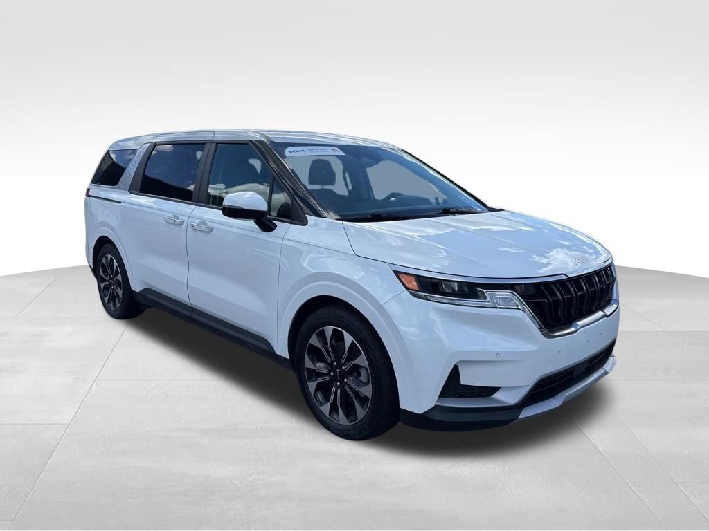Certified 2023 Kia Carnival EX FWD image 4