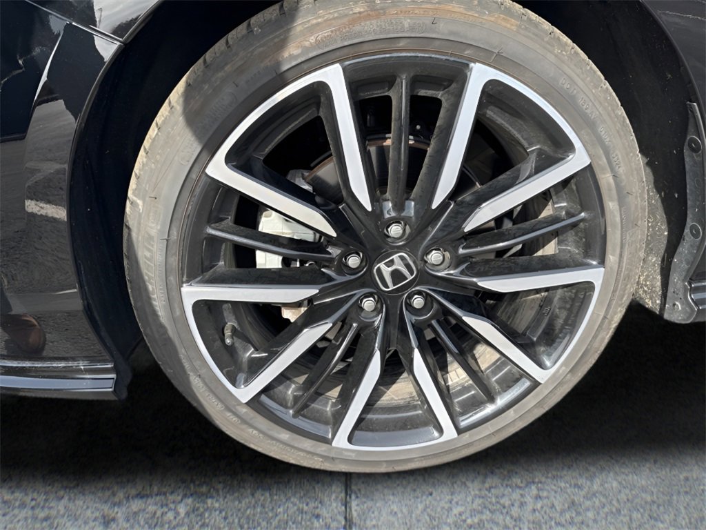 Used 2024 Honda Accord Touring image 8