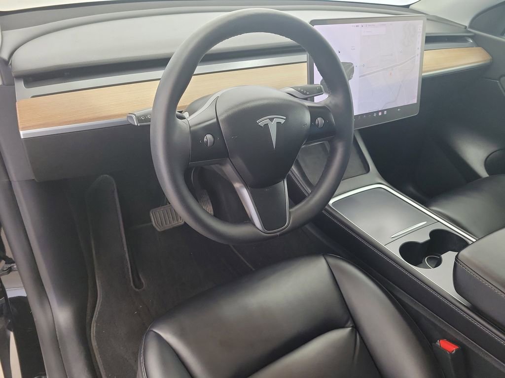 Used 2021 Tesla Model Y Long Range image 19