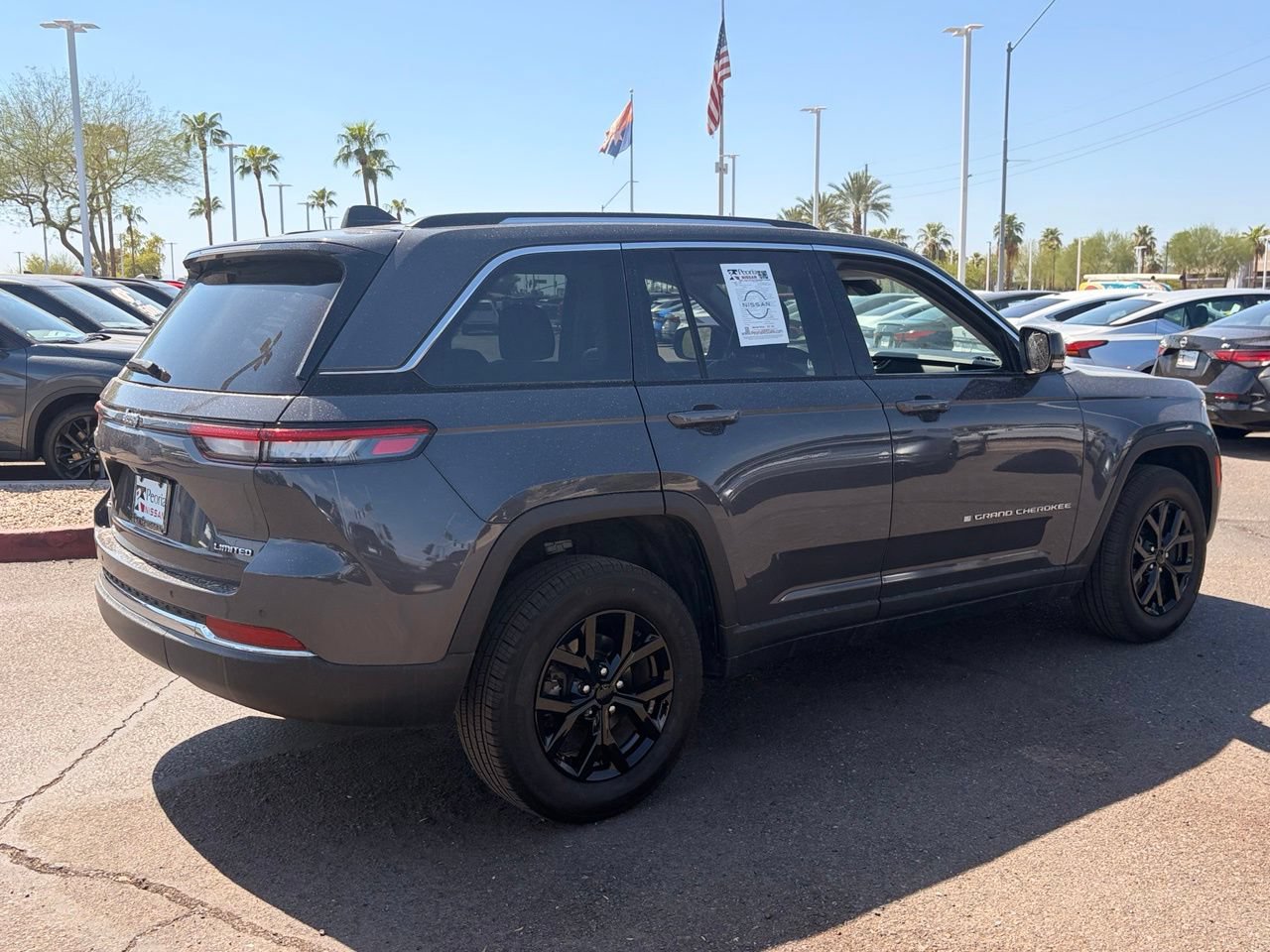 Used 2023 Jeep Grand Cherokee Limited AWD/4WD image 31