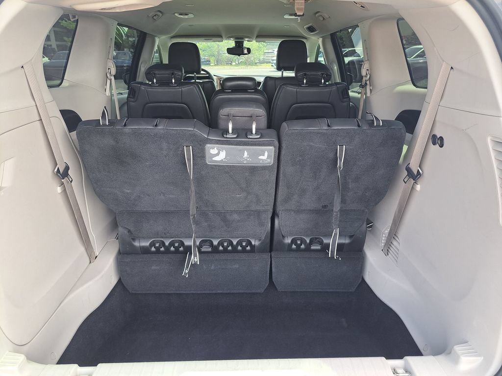 Used 2017 Chrysler Pacifica Touring-L FWD image 27