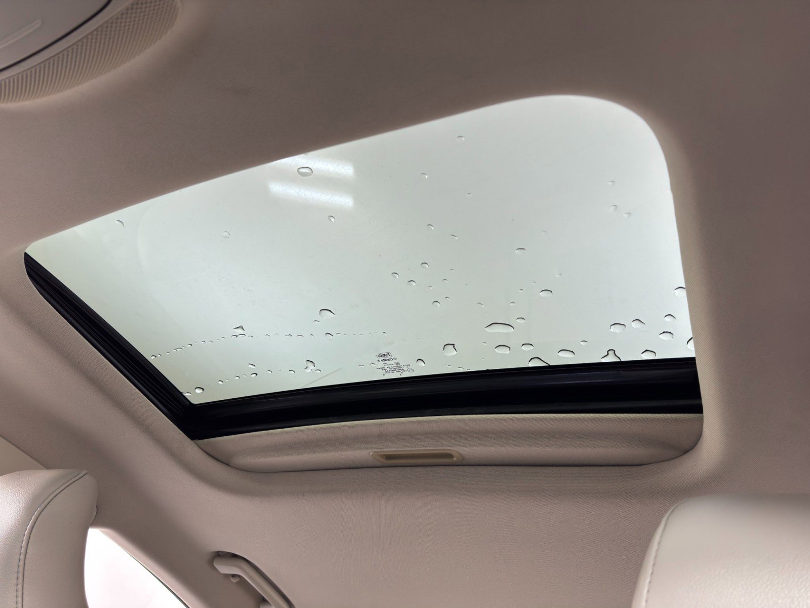 Used 2017 Ford Fusion SE w/ Fusion SE Technology Package image 11