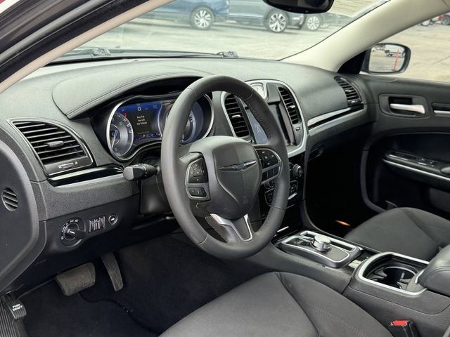 Used 2023 Chrysler 300 Touring RWD image 15