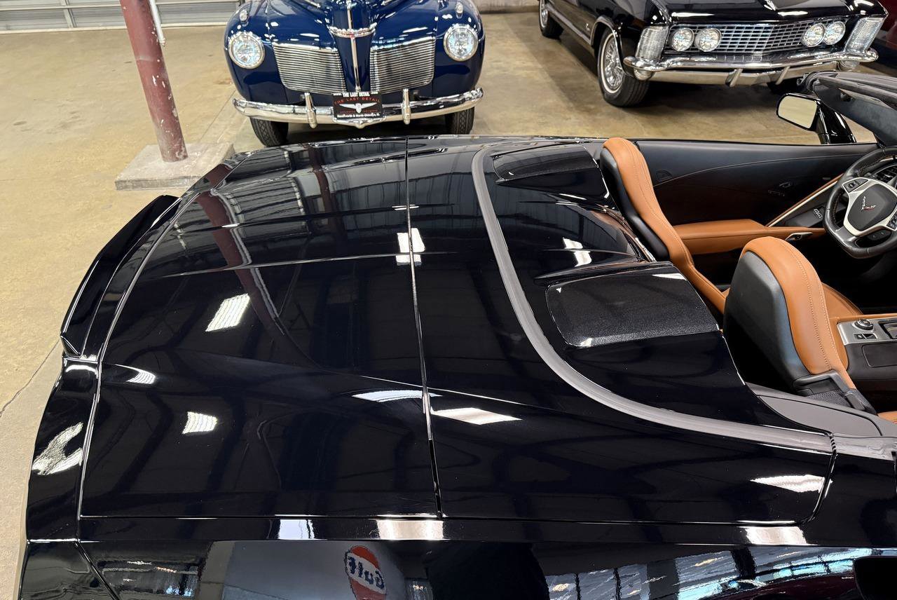 Used 2018 Chevrolet Corvette Stingray Convertible w/ 3LT Preferred Equipment Group image 32